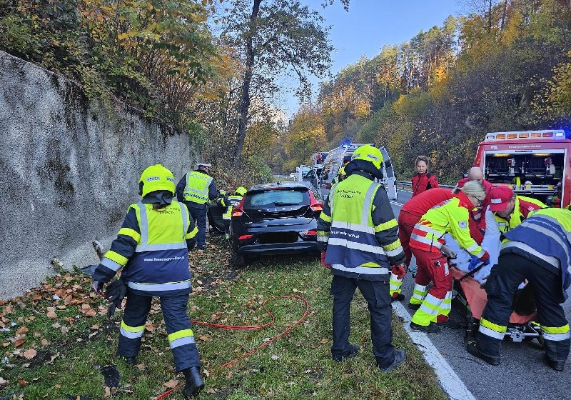 Verkehrsunfall auf der B94 – Eine verletzte Person in Villach (Bild 2)